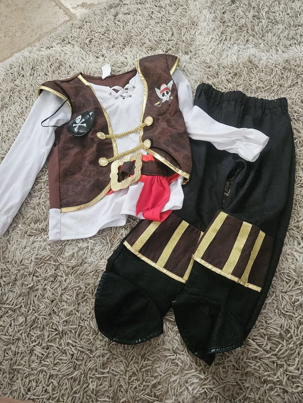 ADORABLE 3pc KIDS PIRATE COSTUME SIZE SMALL (6-7)